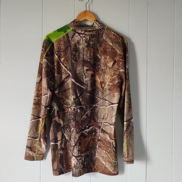 UNDER ARMOUR - Men's Fitted Realtree Scent Control Camo Long Sleeve Shirt - Picture 2 of 5